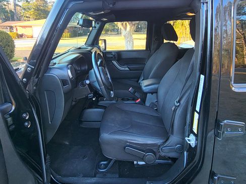 Used 2015 Jeep Wrangler Unlimited Sport w/ Quick Order Package 24S image 14