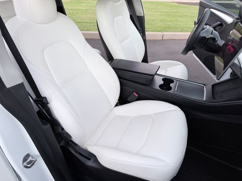 Used 2023 Tesla Model Y Performance AWD/4WD image 14