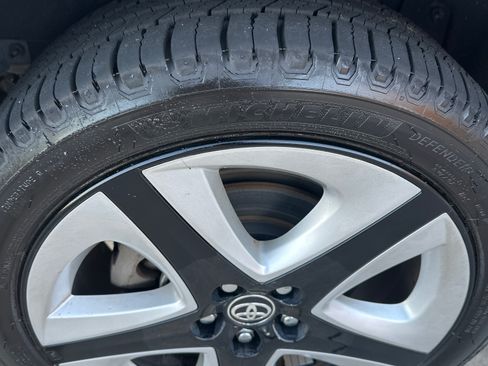 Used 2018 Toyota Prius Four Touring image 16