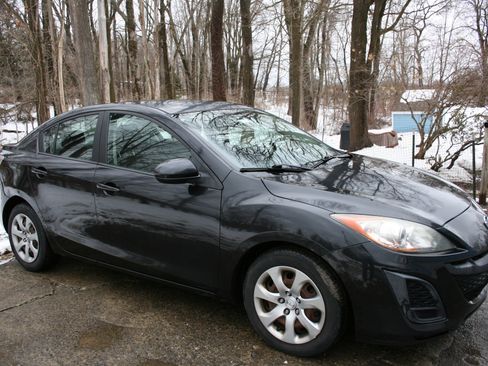 Used 2011 MAZDA MAZDA3 i Sport image 10
