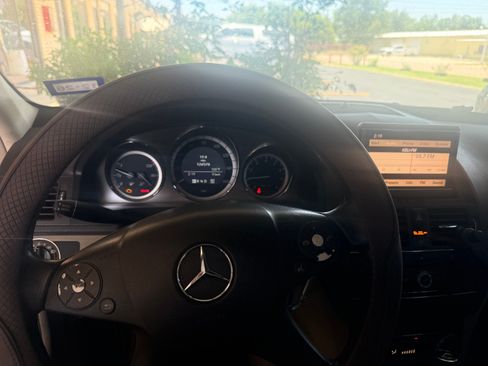 Used 2009 Mercedes-Benz C 350 Sport image 17