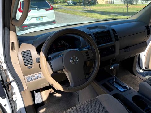 Used 2007 Nissan Frontier SE w/ SE Value Truck Pkg image 9