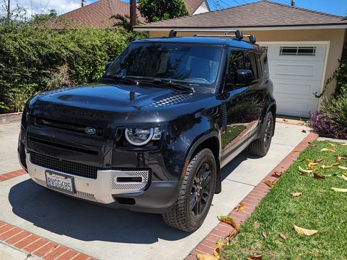 Used 2021 Land Rover Defender 110 S image 2