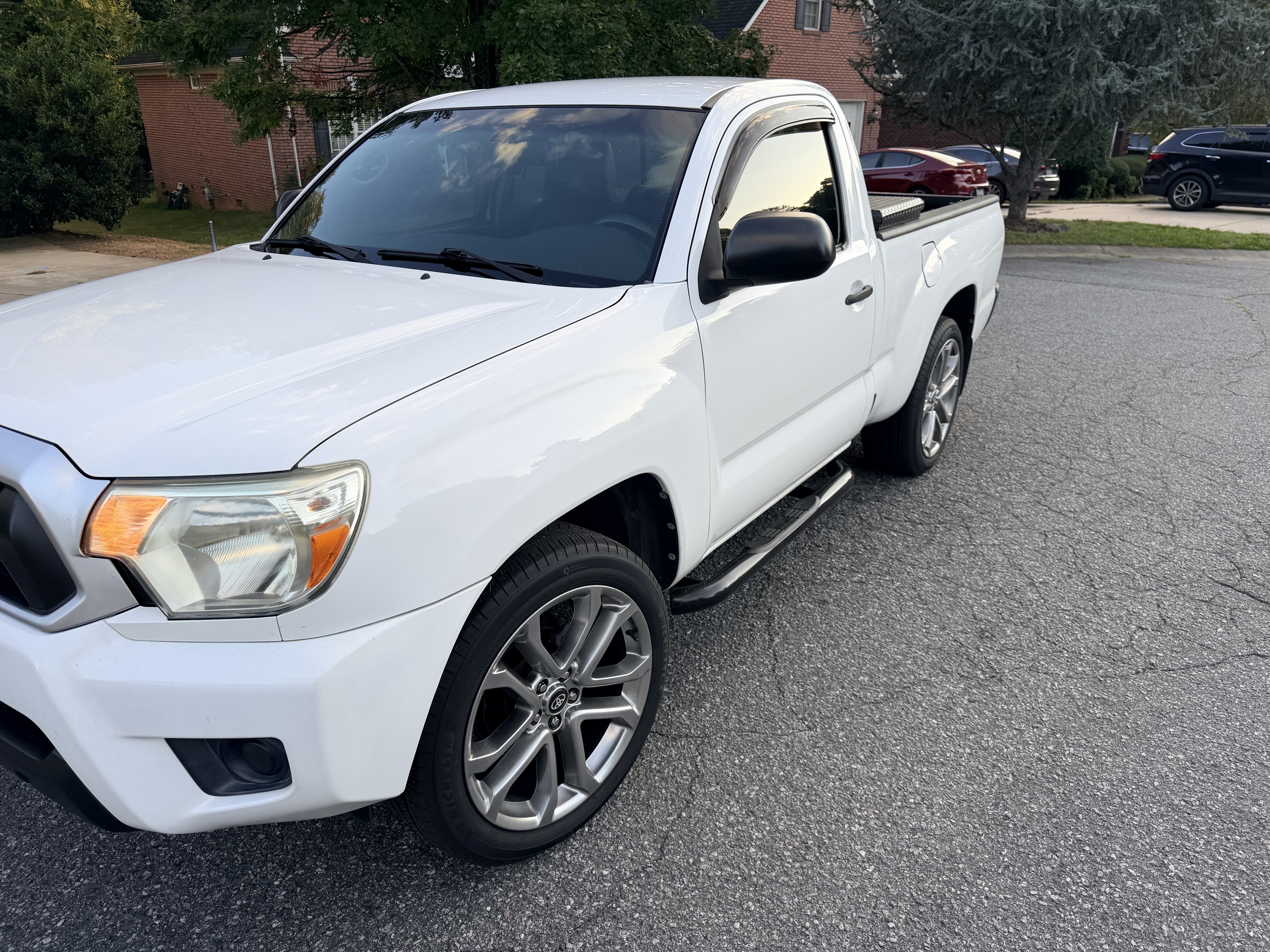 Used 2014 Toyota Tacoma 2WD Regular Cab image 1