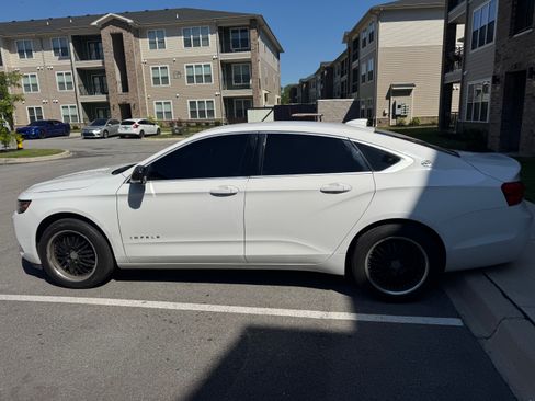 Used 2017 Chevrolet Impala LT FWD image 10
