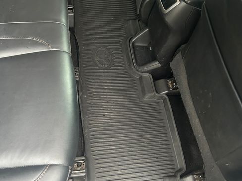 Used 2018 Toyota Highlander XLE AWD/4WD image 24