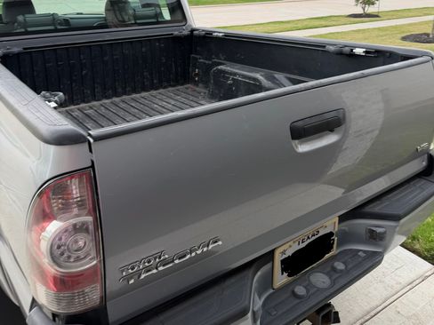 Used 2015 Toyota Tacoma 4x4 Access Cab V6 w/ SR Package image 15