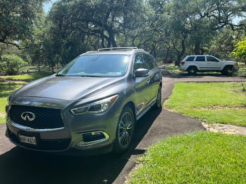 Used 2019 INFINITI QX60 Luxe w/ Sensory Package FWD image 5