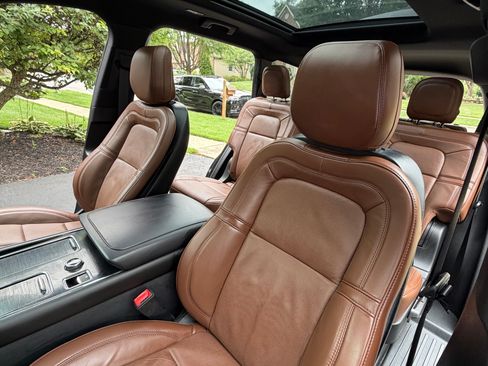 Used 2020 Lincoln Aviator Reserve w/ Elements Package Plus AWD/4WD image 14