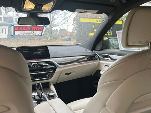 Used 2019 BMW 640i Gran Turismo xDrive w/ M Sport Package image 11