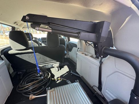 Used 2015 Dodge Grand Caravan American Value Package w/ UConnect Hands-Free Group image 6