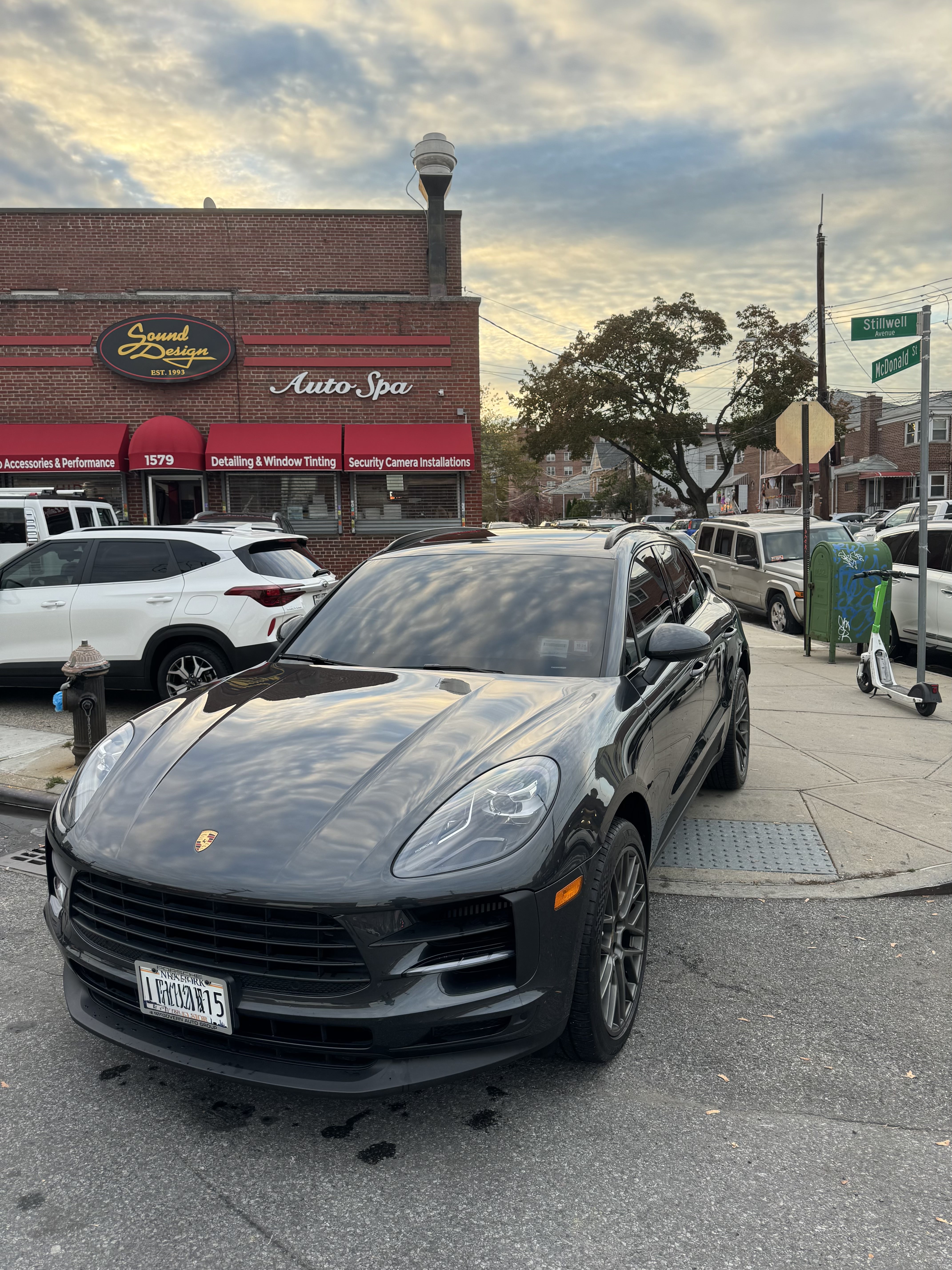 Used 2020 Porsche Macan S AWD/4WD image 1