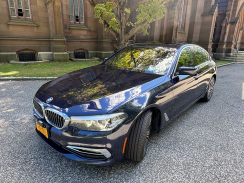 Used 2018 BMW 540i xDrive w/ Premium Package image 4