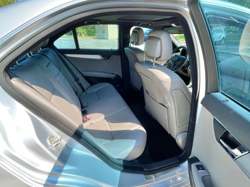 Used 2008 Mercedes-Benz C 300 Sedan image 10