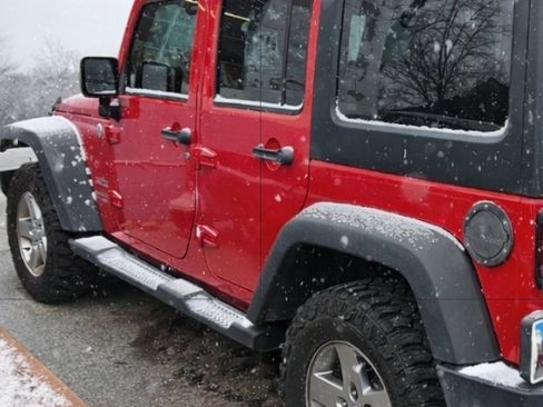 Used 2012 Jeep Wrangler Unlimited Sport image 15