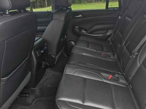 Used 2017 GMC Yukon SLT image 4
