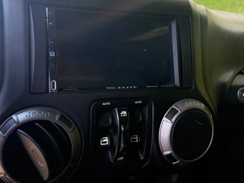 Used 2011 Jeep Wrangler Unlimited Sport AWD/4WD image 12