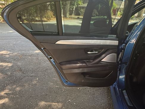 Used 2014 BMW M5 RWD image 29
