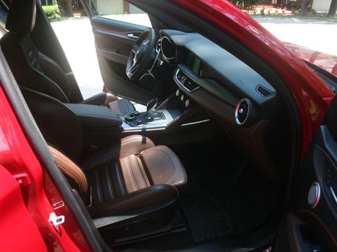Used 2018 Alfa Romeo Stelvio Ti Sport AWD/4WD image 14