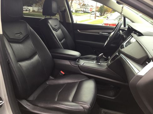 Used 2018 Cadillac XT5 Luxury image 14