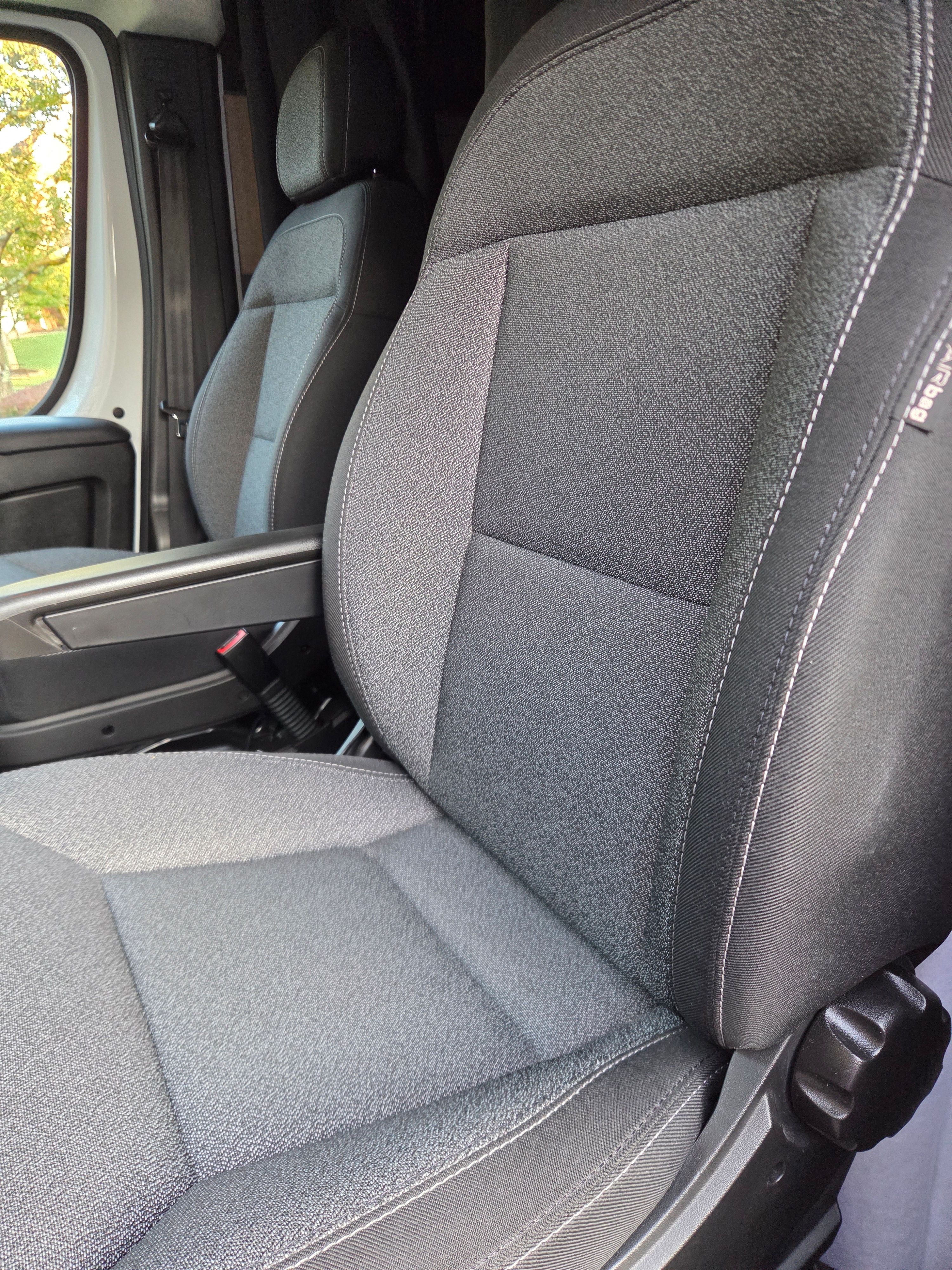 Used 2023 RAM ProMaster 2500 w/ Convenience Group FWD image 13