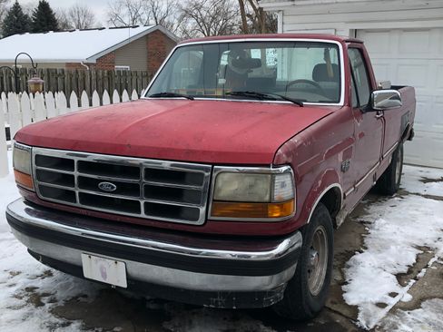 Used 1994 Ford F150 XL image 1