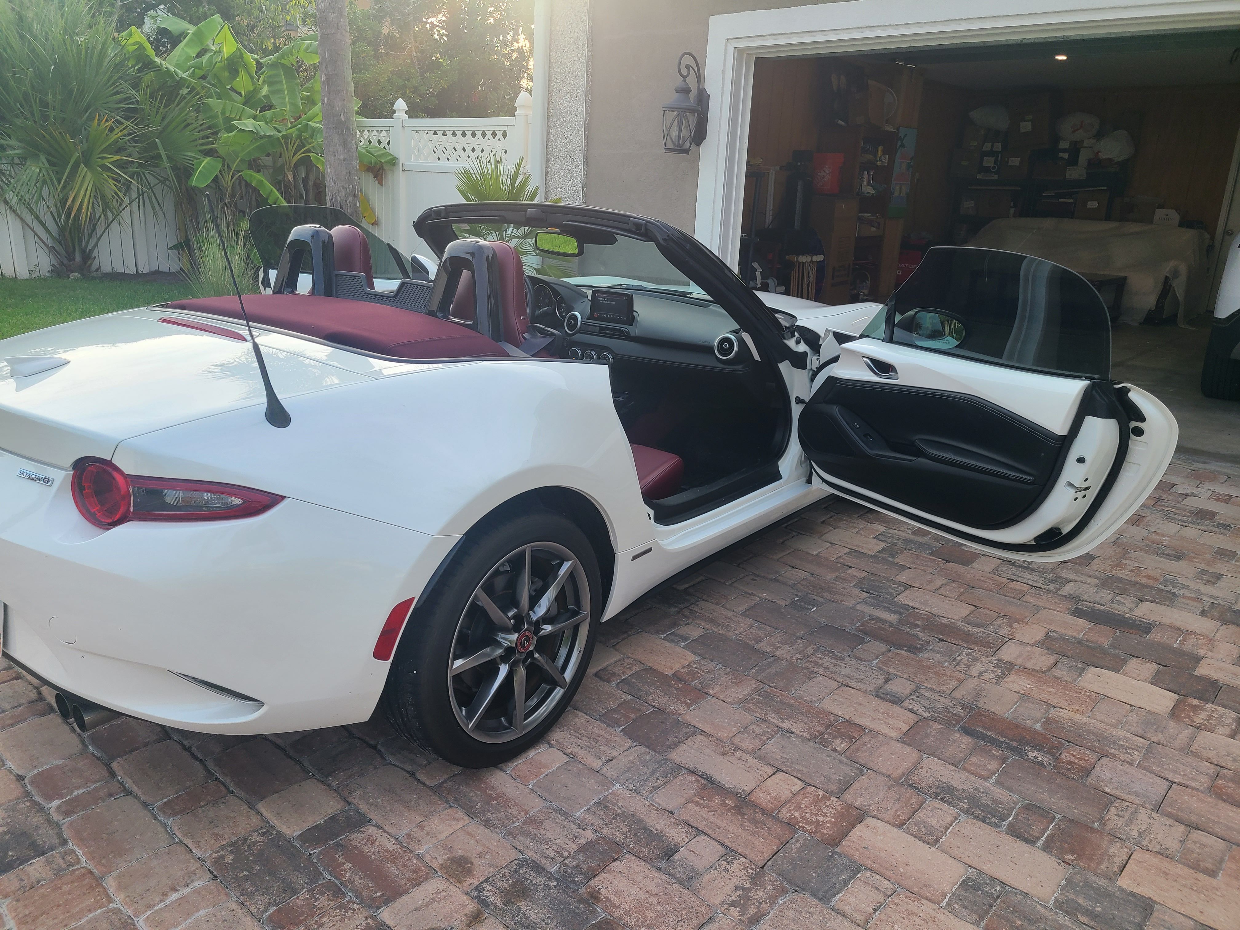 Used 2020 MAZDA MX-5 Miata 100th Anniversary RWD image 6