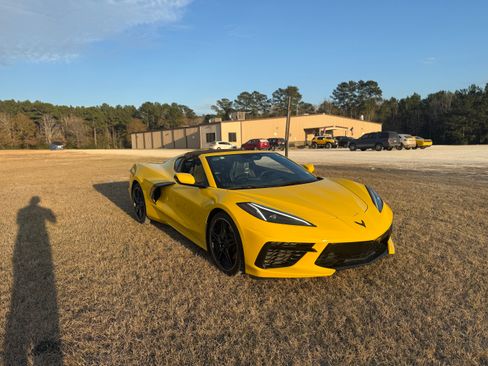 Used 2025 Chevrolet Corvette Stingray Coupe w/ 1LT image 24
