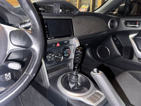 Used 2017 Toyota 86 Coupe 2D image 17