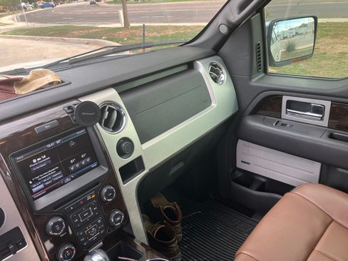 Used 2013 Ford F150 Platinum RWD image 9