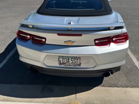 Used 2019 Chevrolet Camaro LT RWD image 6
