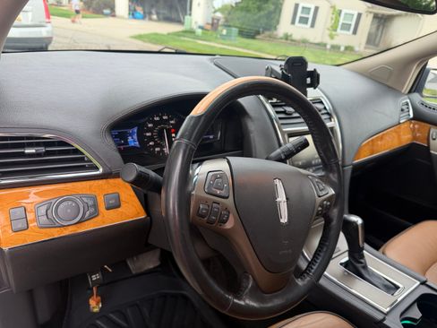 Used 2013 Lincoln MKX AWD image 15