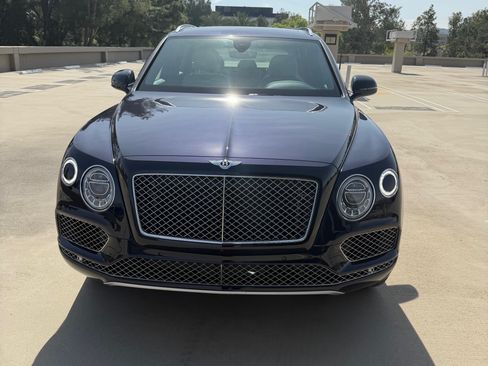 Used 2019 Bentley Bentayga image 1