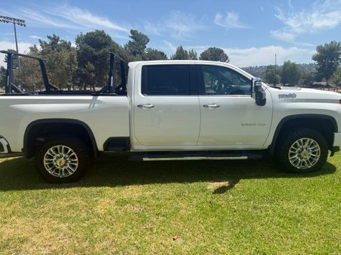 Used 2022 Chevrolet Silverado 2500 High Country w/ Safety Package II AWD/4WD image 9