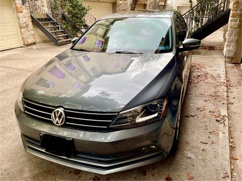 Used 2016 Volkswagen Jetta SEL Premium image 9