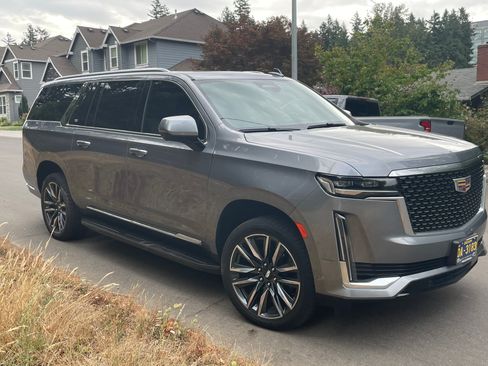 Used 2021 Cadillac Escalade ESV Premium Luxury AWD/4WD image 6