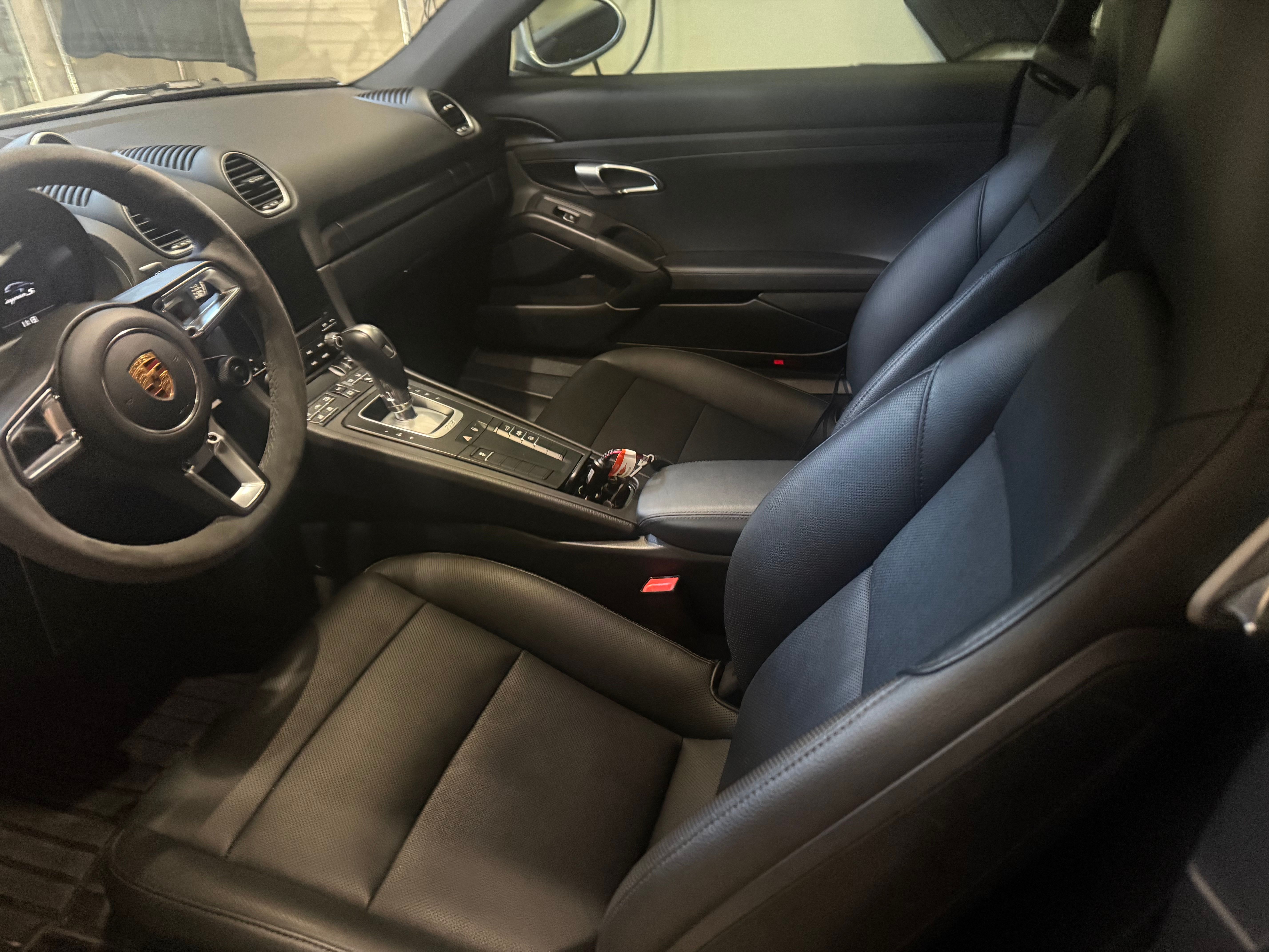 Used 2017 Porsche 718 Cayman S RWD image 11