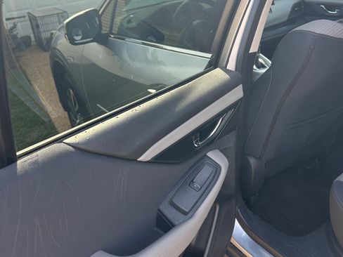 Used 2020 Subaru Outback Premium image 2