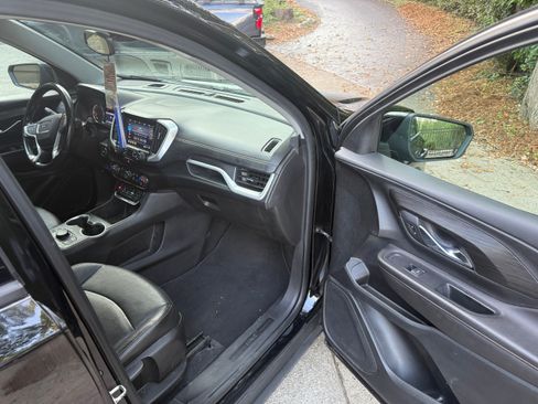 Used 2020 GMC Terrain SLT image 13