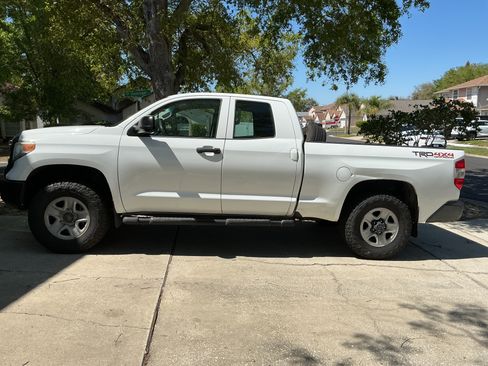 Used 2015 Toyota Tundra SR image 1
