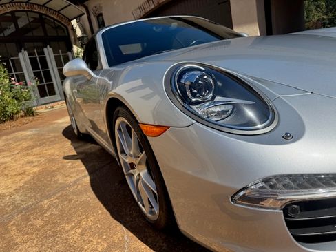 Used 2014 Porsche 911 Carrera S image 15