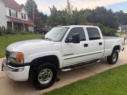 Used 2006 GMC Sierra 2500 SLE AWD/4WD image 1