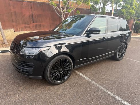 Used 2020 Land Rover Range Rover HSE image 1