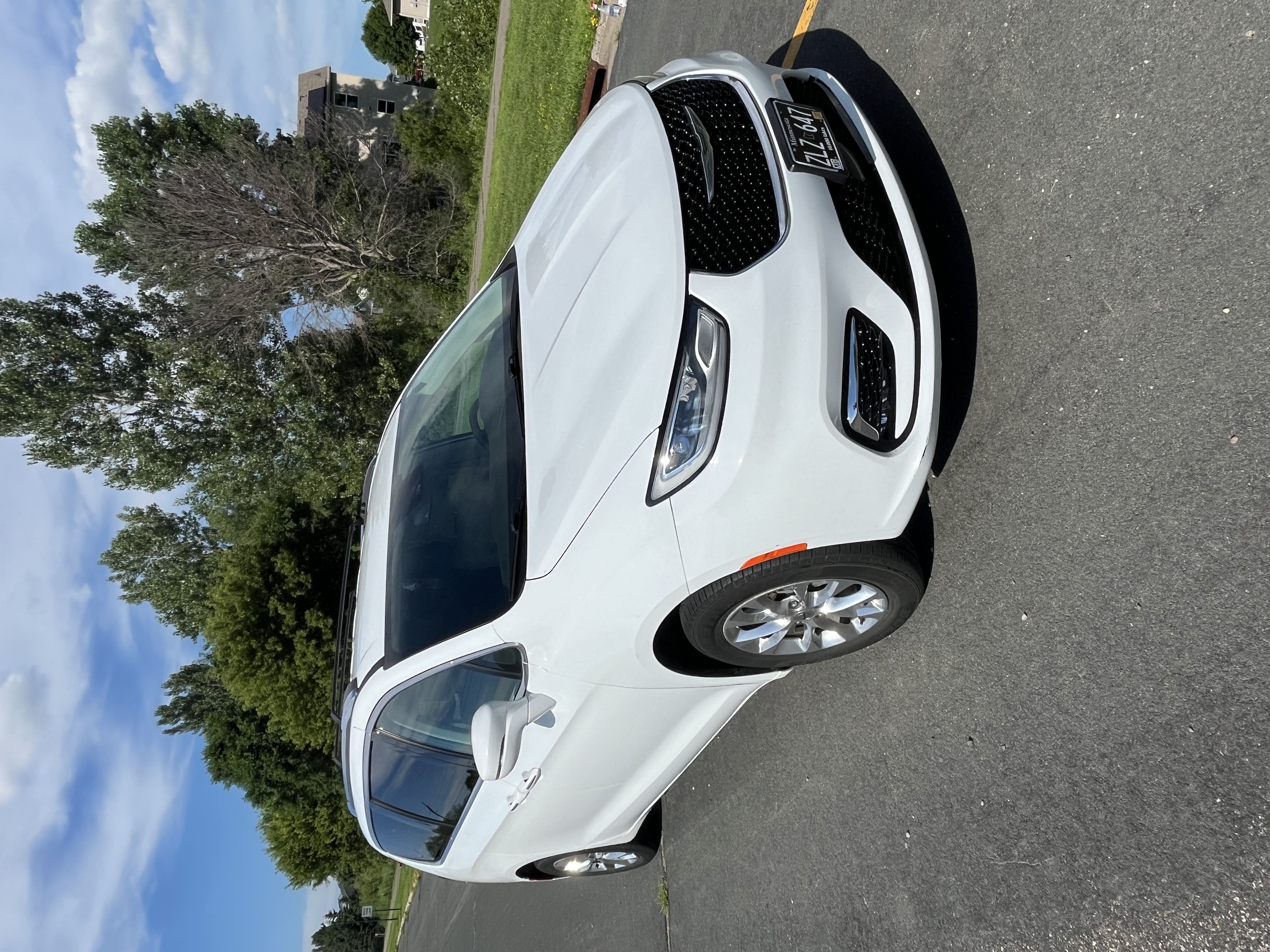 Used 2021 Chrysler Pacifica Touring-L w/ Uconnect Theater Family Group AWD/4WD image 10