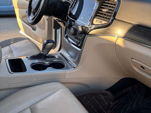 Used 2020 Jeep Grand Cherokee Limited image 8