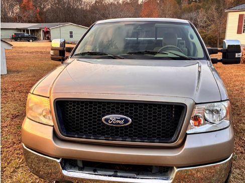 Used 2004 Ford F150 XLT image 2