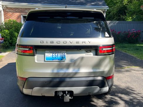 Used 2017 Land Rover Discovery HSE image 4