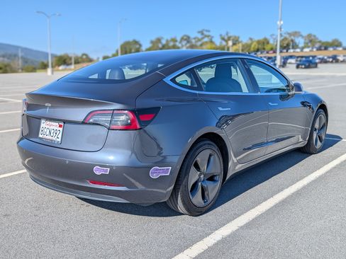 Used 2018 Tesla Model 3 Long Range image 5