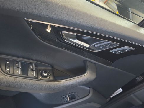 Used 2017 Audi Q7 3.0T Premium Plus w/ Premium Plus Package image 10