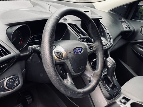 Used 2015 Ford Escape SE w/ Equipment Group 201A AWD/4WD image 13